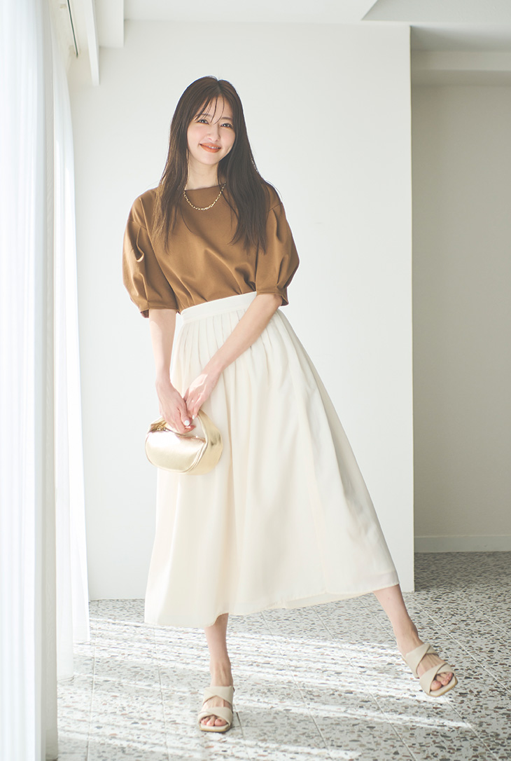 骨格タイプ別の着こなし方も解説 袖コンシャスな“スタイル美人カットソー”