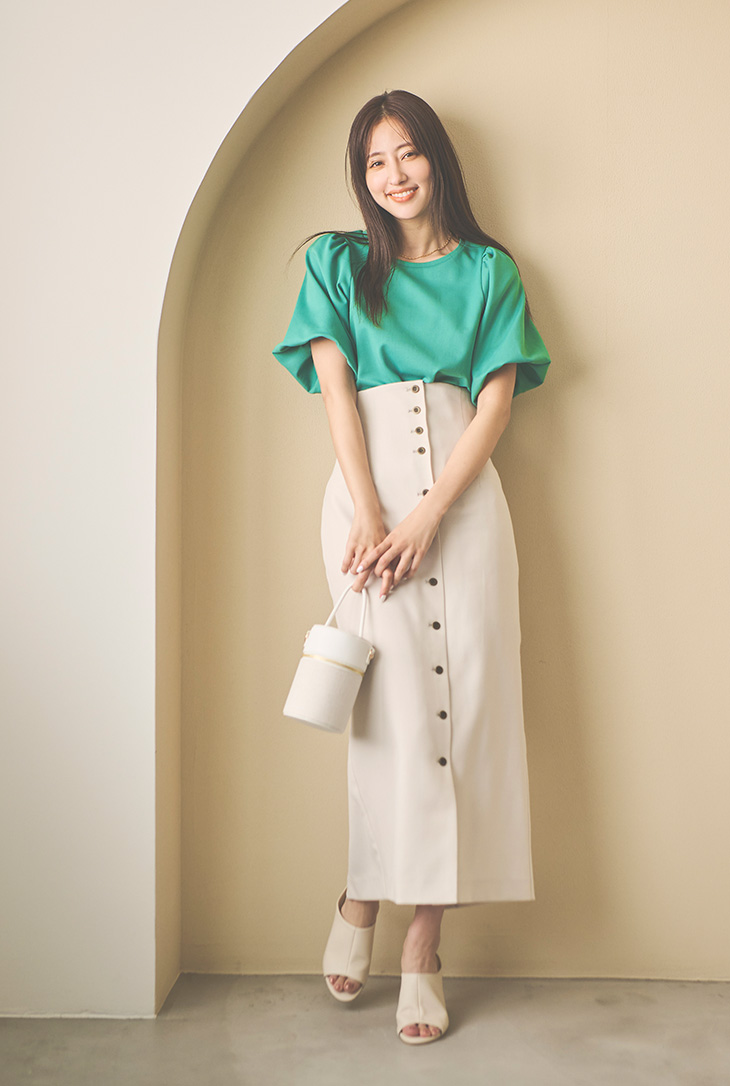 骨格タイプ別の着こなし方も解説 袖コンシャスな“スタイル美人カットソー”